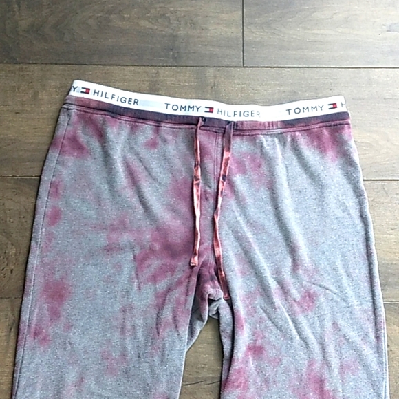 TOMMY HILFIGER CUSTOM BLEACH GRAY/BURGUNDY JOGGERS WOMANS XL. - Picture 2 of 7
